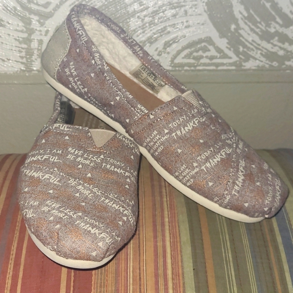 TOMS Alpargata Classic Fleece Lined Thankful Slip-on. Size 5.5